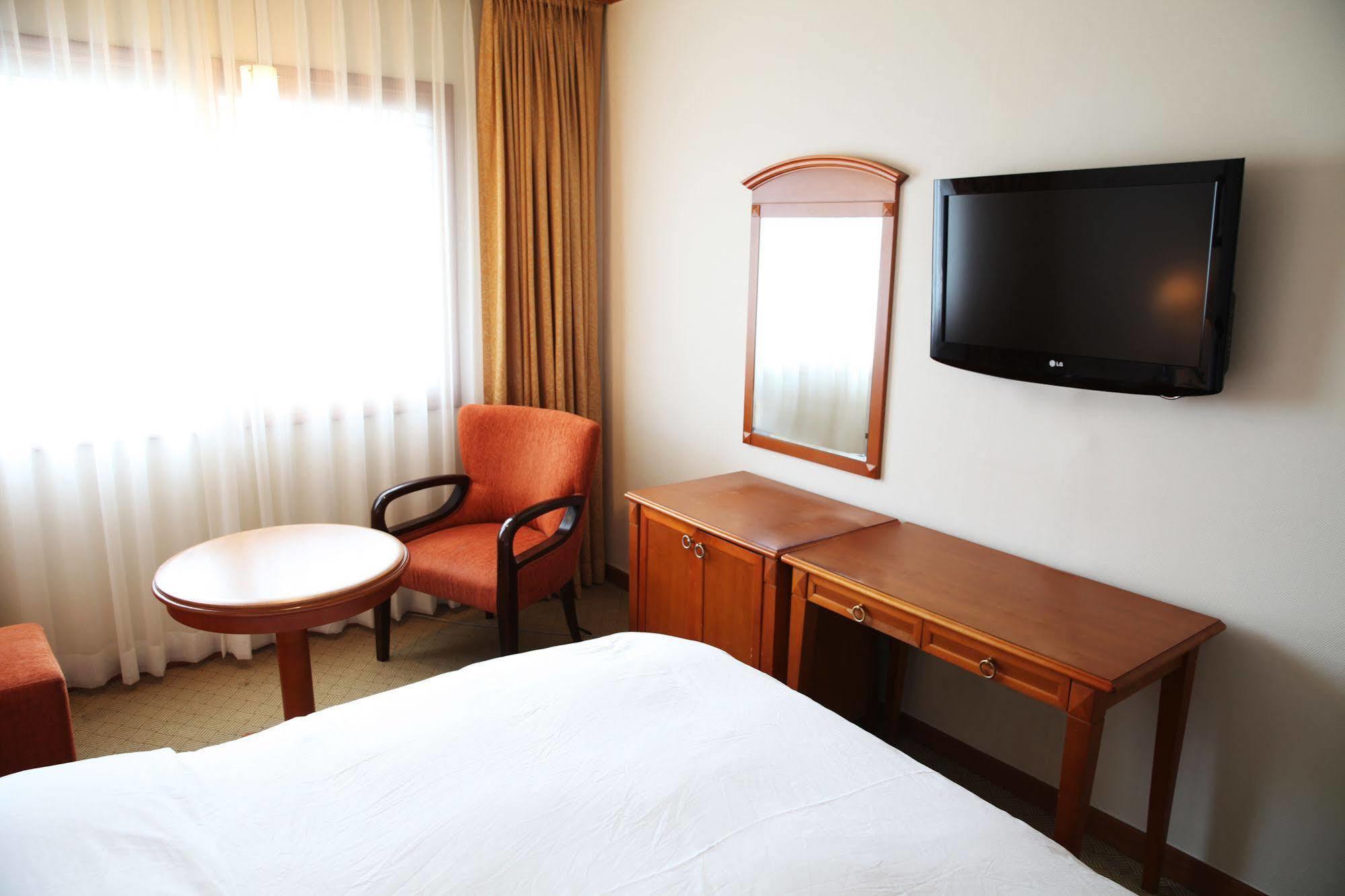Admiral Hotel Кодже Экстерьер фото